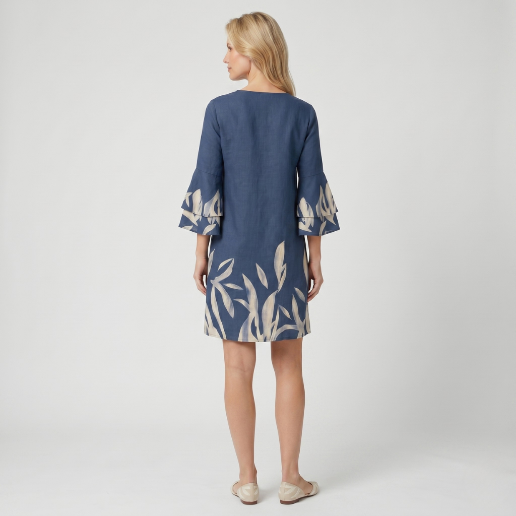 Diane | Women's Dress with Leaf Print – Sweetheart Neckline and 3/4 Sleeve